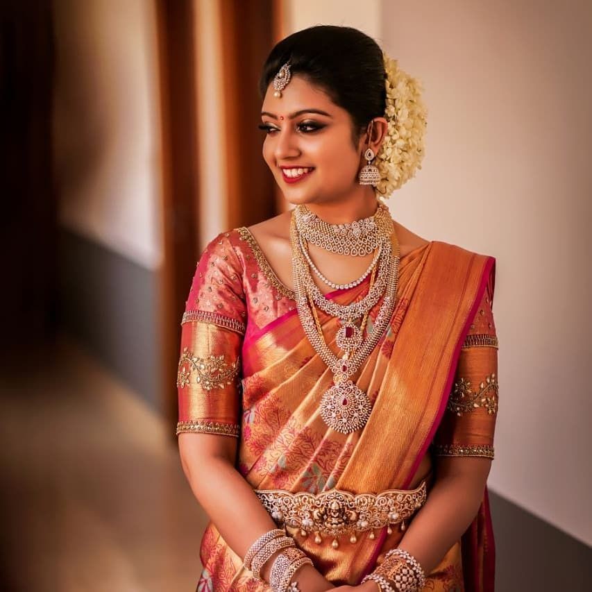 DREAMS HERBAL BEAUTY PARLOUR KULAPPULLY